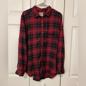 American Eagle Women’s Boyfriend Fit Flannel Shirt. Red & Blue Checked. Size XL.